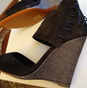 NIB Italian suede wedge sandals